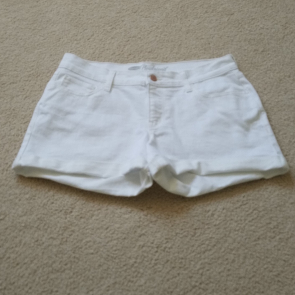 Old Navy Women's White Boyfriend Shorts 8
